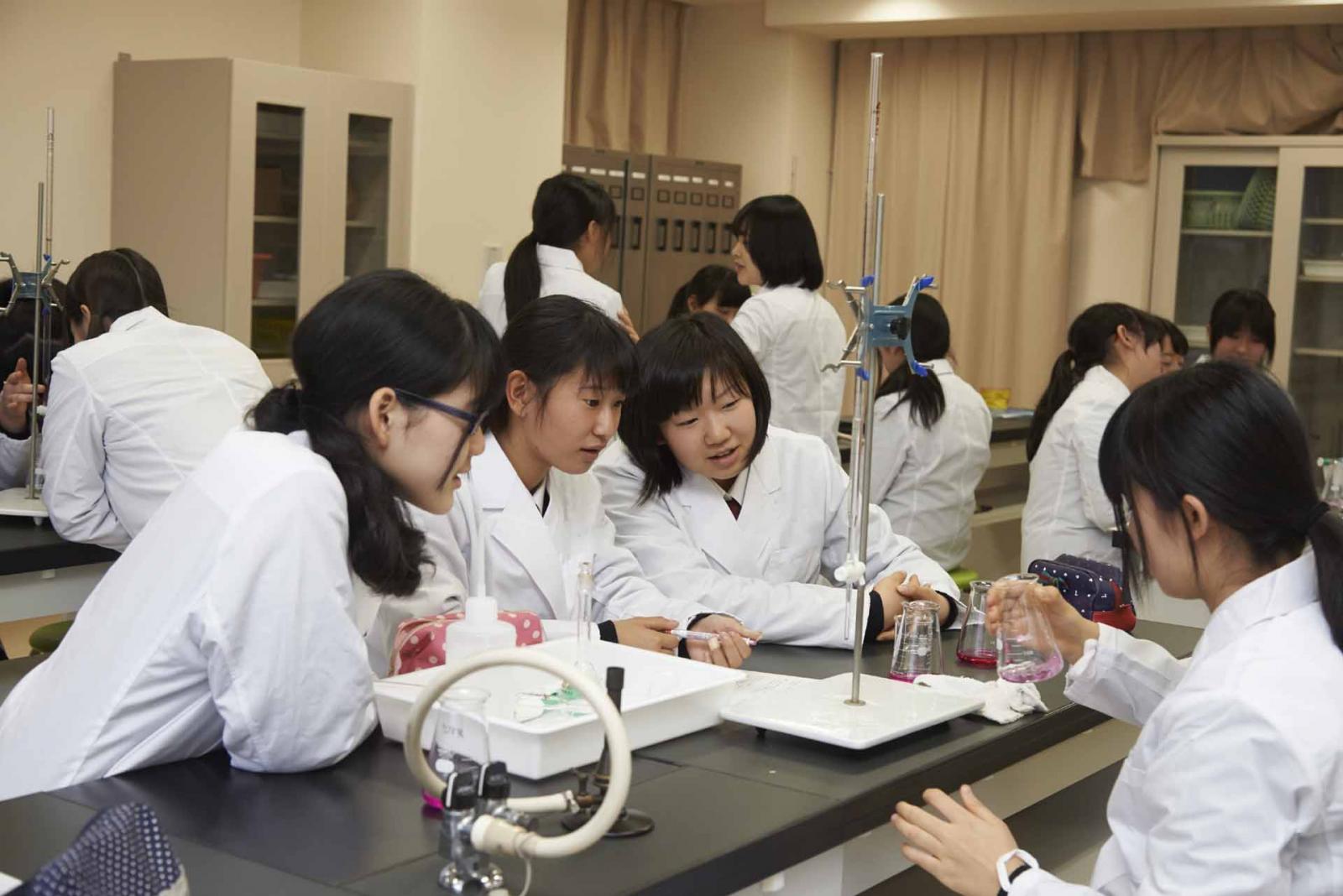 武蔵野女子学院高等学校が8月3日に夏休み特別企画 武蔵野大学薬学部 見学ツアー を開催 大学プレスセンター