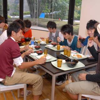 法政大学スポーツ健康学部が学食を栄養教育の場として活用 大学プレスセンター 法政大学スポーツ健康学部が学食を栄養教育の場として活用 大学プレスセンター