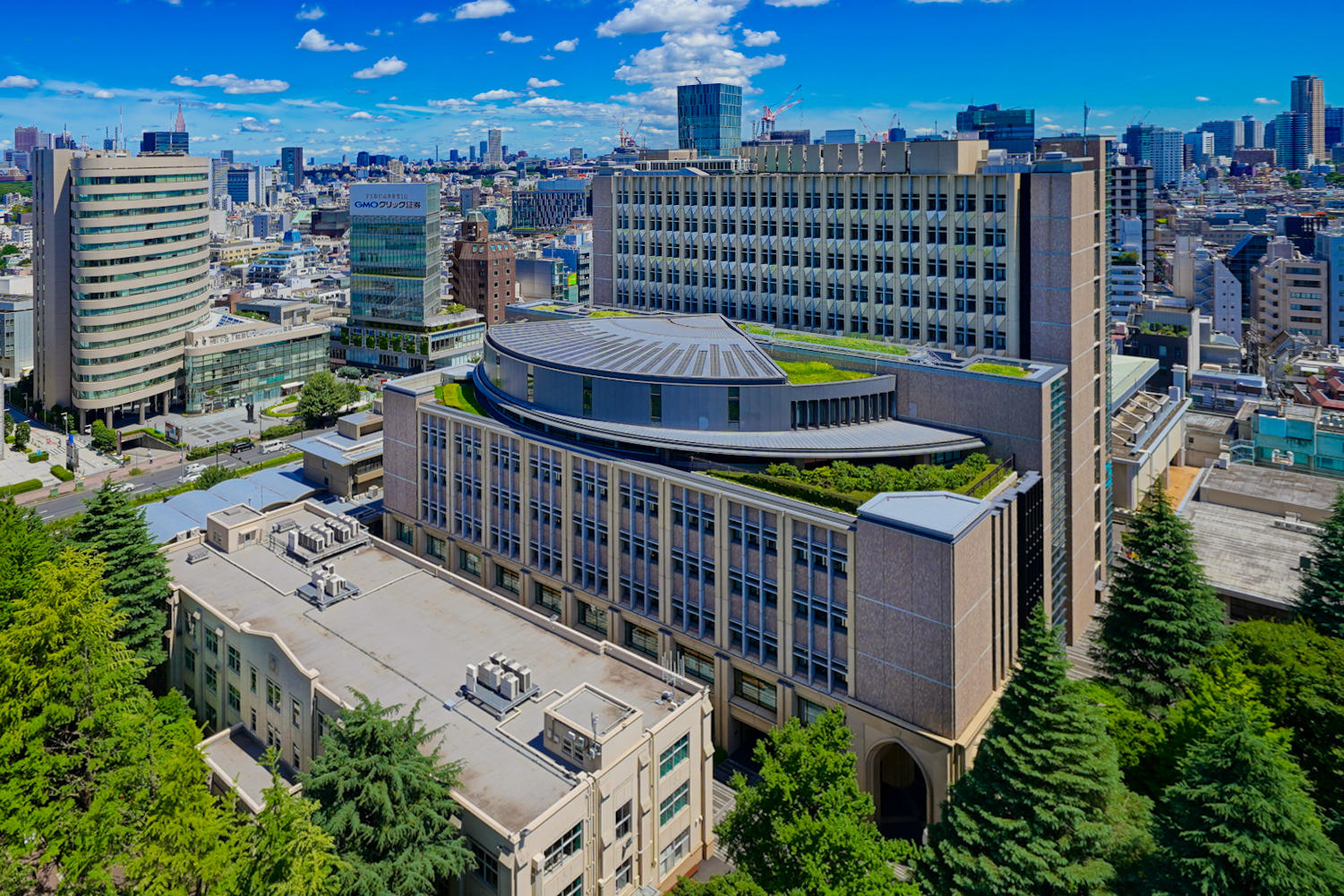 【どの学部も倍率が高い！】関東の難関大学MARCH、青山学院大学の偏差値と倍率を教えて！