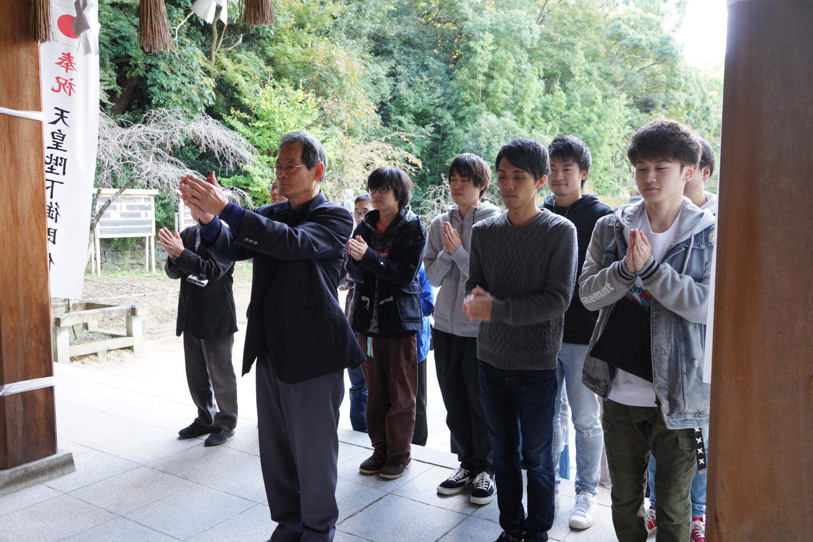 大阪電気通信大学デジタルゲーム学科 社会プロジェクトチーム が 四條畷神社でポスターセッションを開催しました 大学プレスセンター