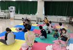 東京家政大学狭山キャンパスで看護学科の学生による子育て教室「みんなで一緒にのび～るクラス」を開催