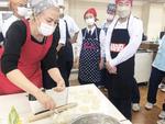 敬愛大学がウクライナの食文化を体験する出前授業を千葉県立土気高等学校で実施 -- 高大連携協定に基づく実践