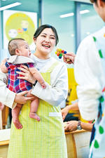 帝京平成大学が2024年度プリプリキッズ・ユニバを5月から12月にかけて前後期で実施 ― 就園前の幼児と保護者を対象とした、教員や学生らと自由に遊べる親子広場