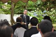 挨拶をする穴沢学長.jpg