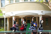 学生クラブ団体のステージ発表.png