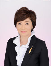上條由美理事_トリミング.jpg