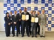 250620_写真２【調印式後、記念の集合写真】.JPG
