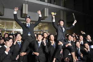「2025年プロ野球ドラフト会議」において、創価大学硬式野球部の立石正広選手が阪神タイガースから1位指名、山崎太陽投手が東京ヤクルトスワローズから3位指名!