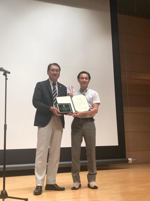 北翔大学の山本敬三教授が日本バイオメカニクス学会の「JSB学会賞」を受賞 -- 世界初、スキージャンプの踏切動作中の物理現象を解明