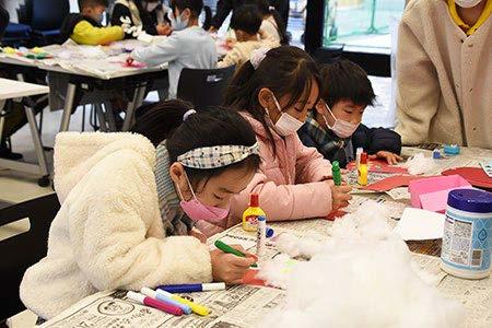 【京都橘大学】子どもを中心とした多世代交流の地域拠点をめざして「たちばなこども食堂」開催―発達教育学部の学生によるクリスマス企画も同時開催―