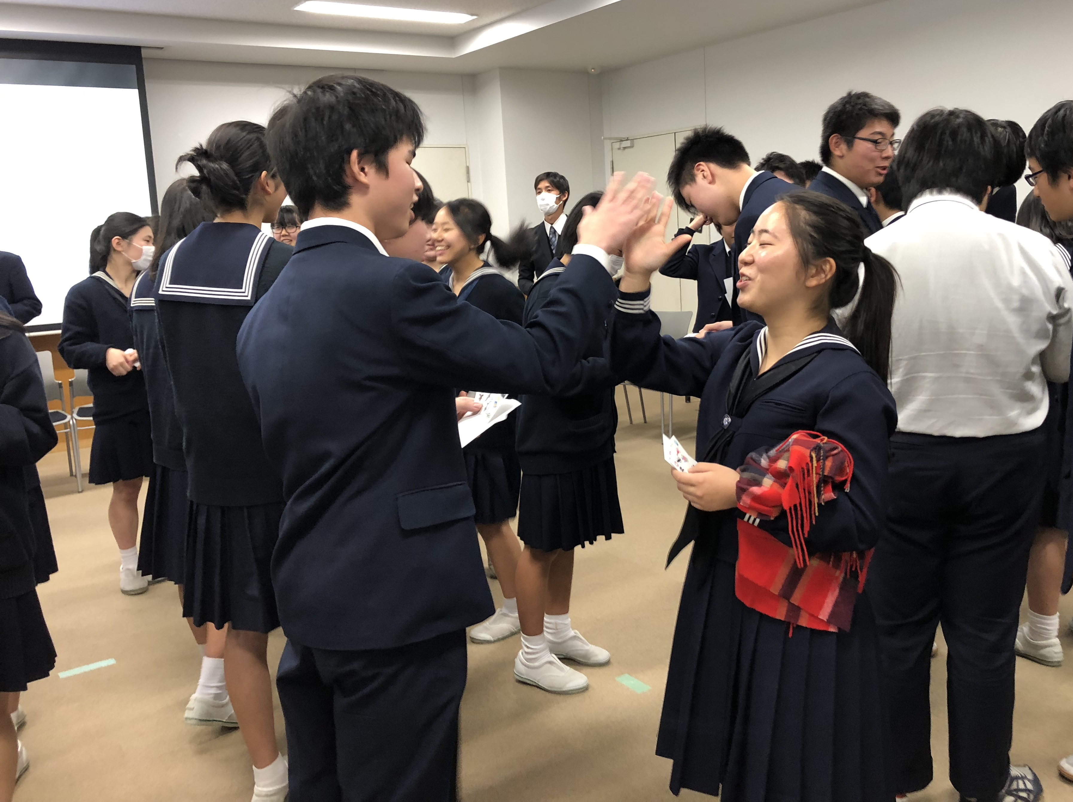 女子聖学院中学校 高等学校の生徒がパラスポーツの魅力を世界に届ける映像を制作 聖学院中学校 高等学校の男子生徒との共同企画 大学プレスセンター