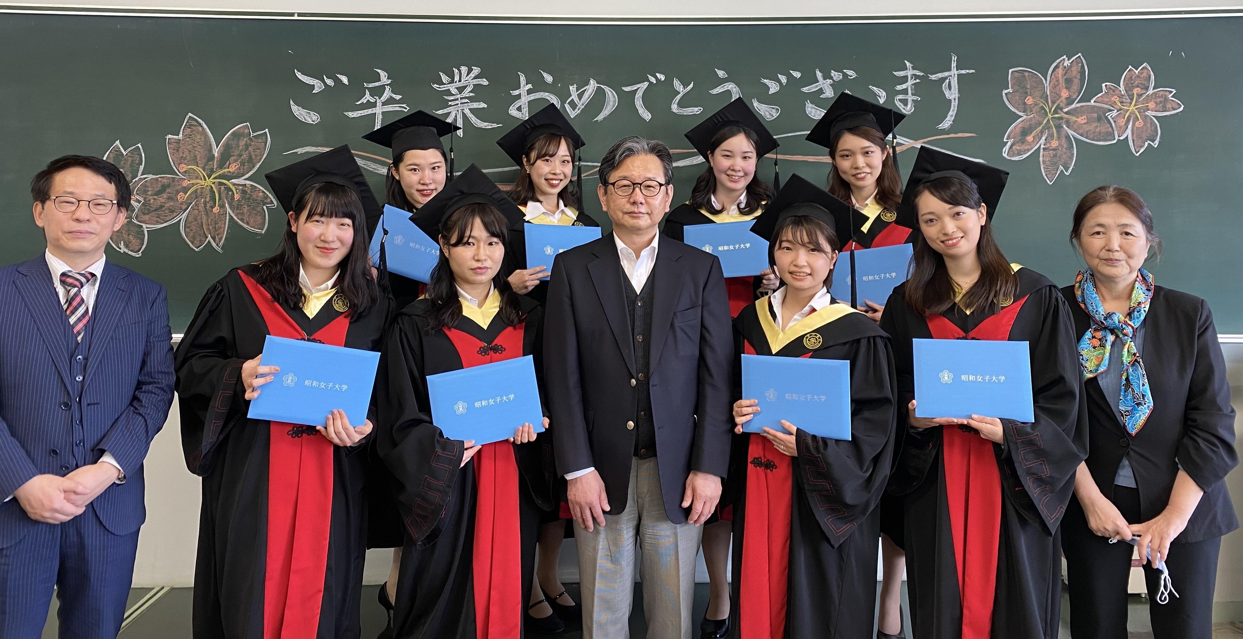上海交通大学とのダブルディグリー・プログラム第4期生を輩出 -- 両大学の学位取得者8人が卒業（昭和女子大学）