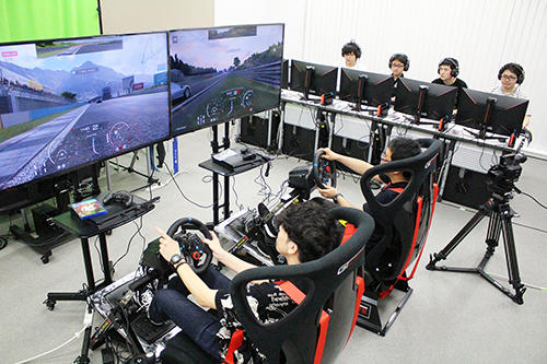 esports専用常設スタジオを学内に開設 -- 大阪電気通信大学