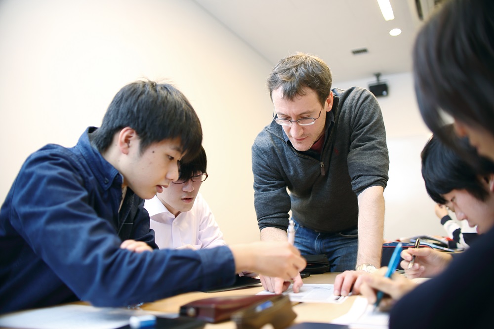 武蔵大学のグローバル教育への取り組み -- 3学部すべてでグローバル市民育成に向けたプログラムとコースが本格始動