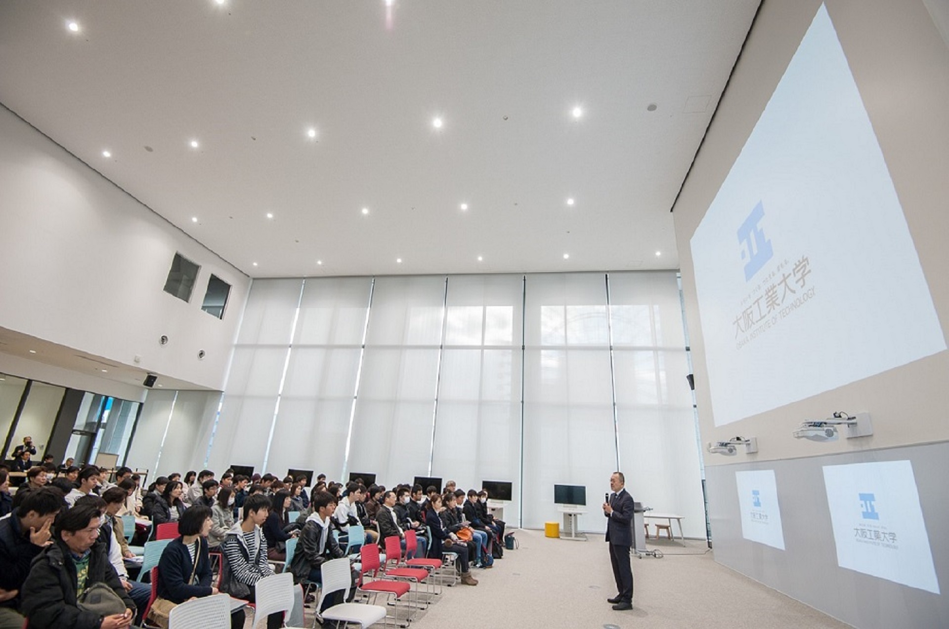 大阪工業大学が「梅田キャンパス見学会」を実施　～高校生、保護者、教員などを対象に開設前のキャンパスをお披露目～