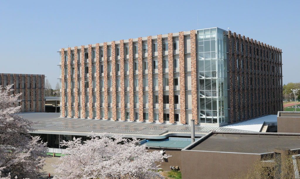 豊かな自然抱くエコキャンパス――立正大学熊谷キャンパスが関東電気協会から「電気使用合理化最優秀賞」を受賞