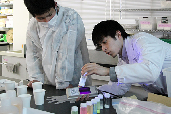 日本工業大学が小中高生や親子を対象とした夏の「体験教室」を開催