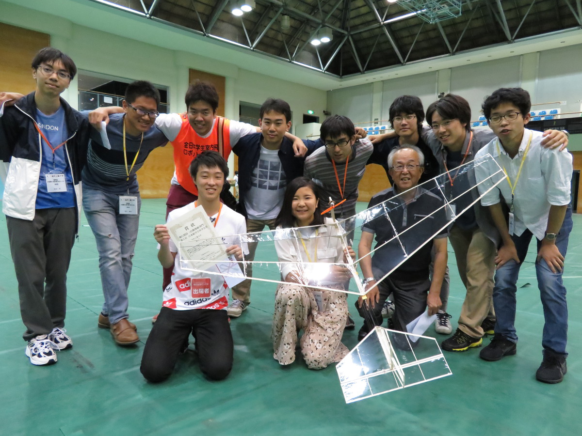 金沢工業大学夢考房小型無人飛行機プロジェクトが2連覇 -- 日本航空宇宙学会主催「第13回全日本学生室内飛行ロボコン」自動操縦部門