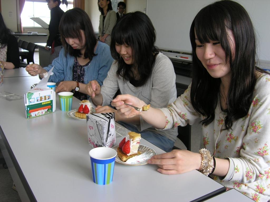 農学部が丹念に育てた美味しい逸品――岡山大学が「大学は美味しい！！」フェアで新作ミルクレープなどを販売