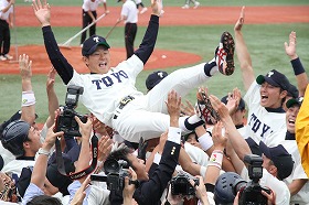 祝・学生野球日本一！――東洋大学硬式野球部が優勝報告会とパレードを実施