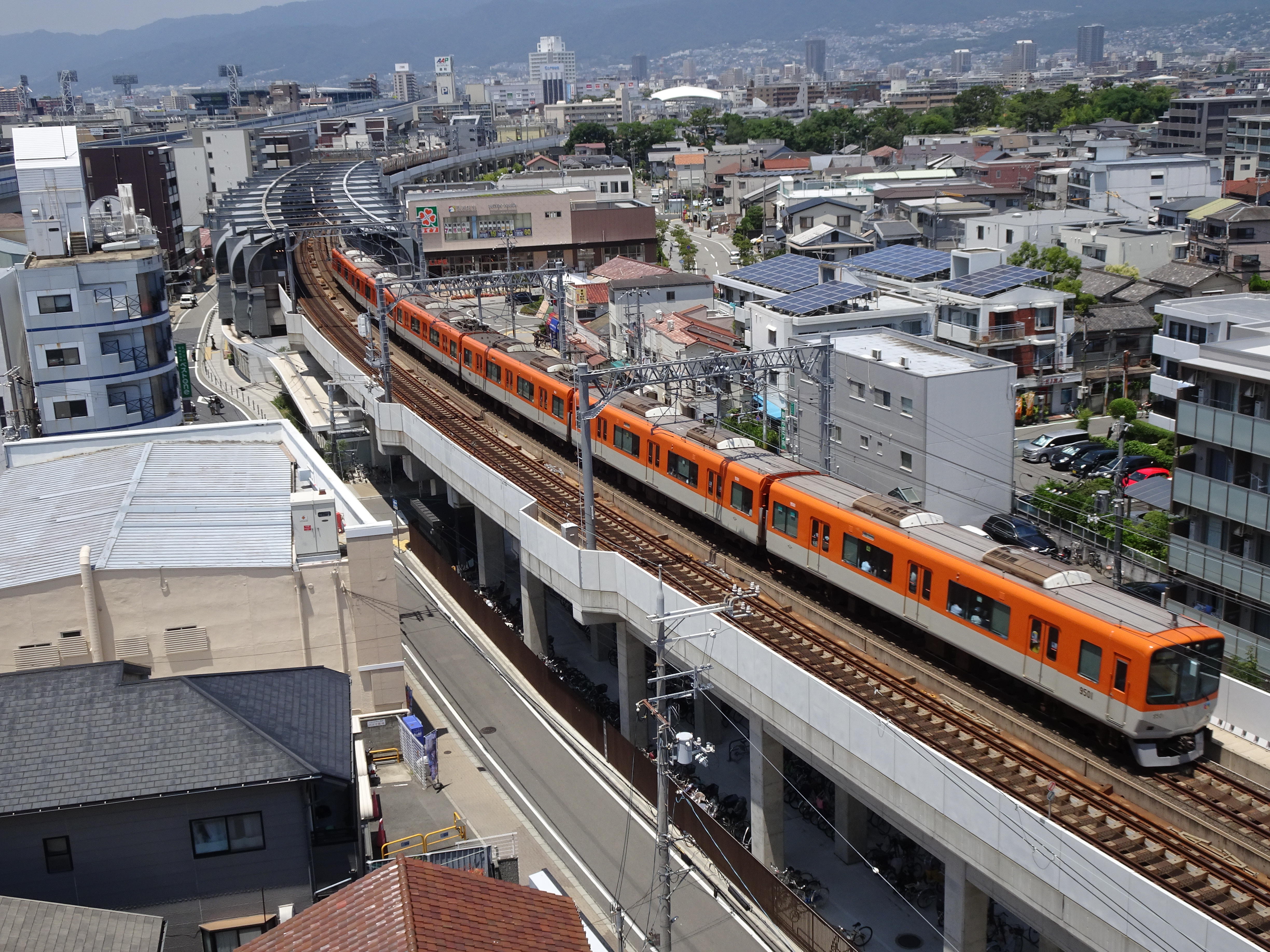 阪神電車「鳴尾・武庫川女子大前」駅周辺の連続立体交差事業が、「第35回全国街路事業コンクール」でグランプリを受賞しました。 