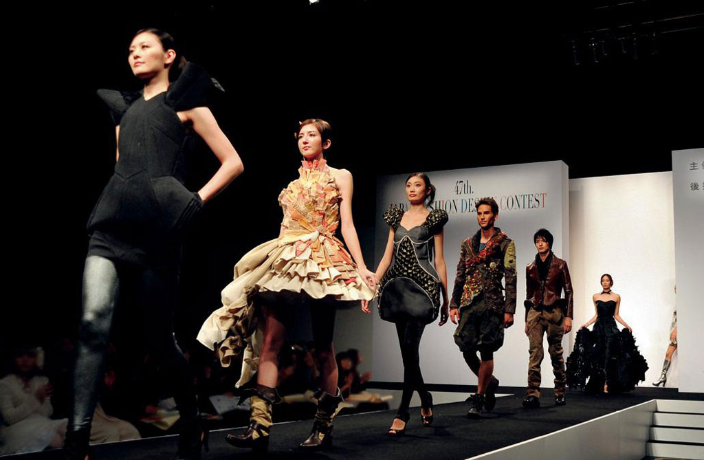 杉野服飾大学が「第４８回　全国ファッションデザインコンテスト」を目黒雅叙園で開催