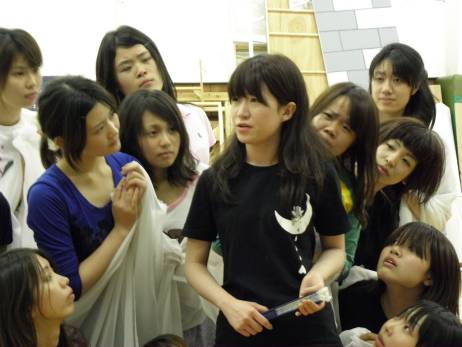“明治といえば、シェイクスピア”明治大学が喜劇『夏の夜の夢』を上演～初の一人二役に衣装、音楽、台本も…学生のパワーを結集