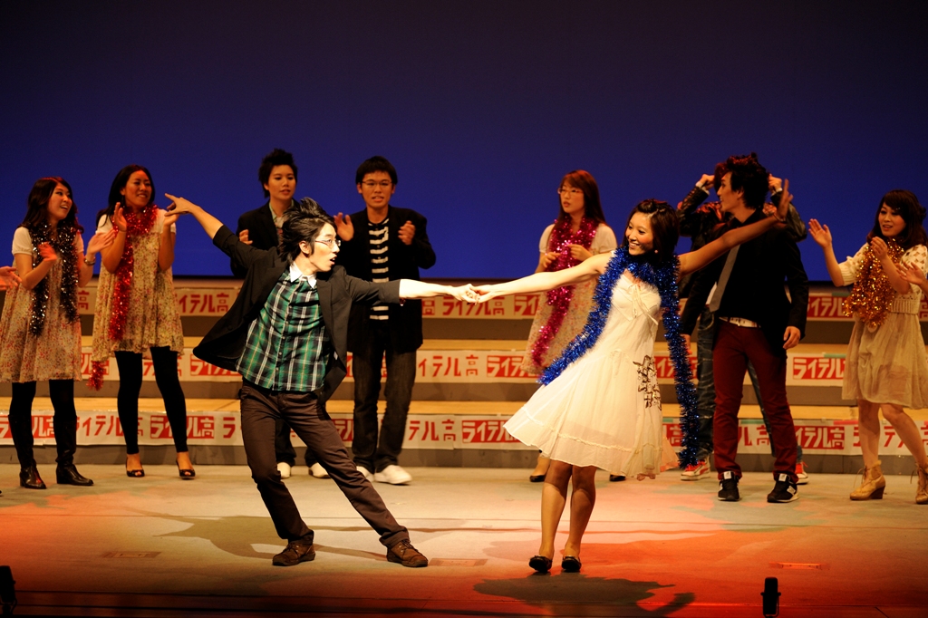 自らの力で外国語劇を完成させる、外大ならではの伝統行事――京都外国語大学が「第５２回　語劇祭～５２（ごっつ）おもろいやん語劇～」を開催