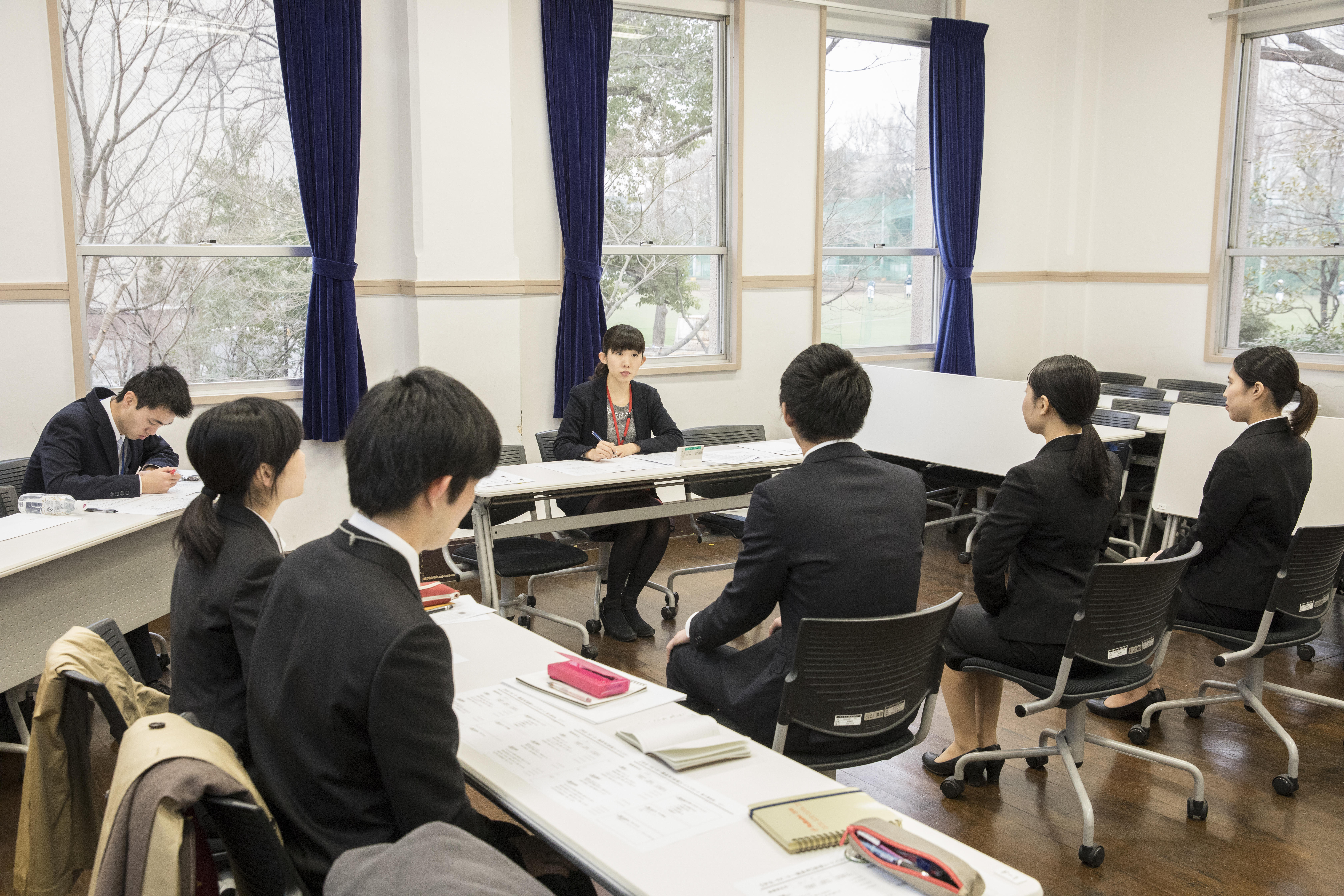 【武蔵大学】『ゼミの武蔵』ならではの少人数制プログラム！卒業生による実践的なキャリアサポート「武蔵しごと塾 ～本番直前！模擬面接トライアル～」を開催