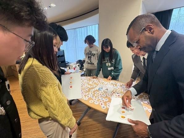 ◆関大万博部「エモプロ」チーム×株式会社セガ フェイブ◆産学連携でエモジケーションをもっと身近に～言語や文化の違いを越えた円滑なコミュニケーションを目指す～