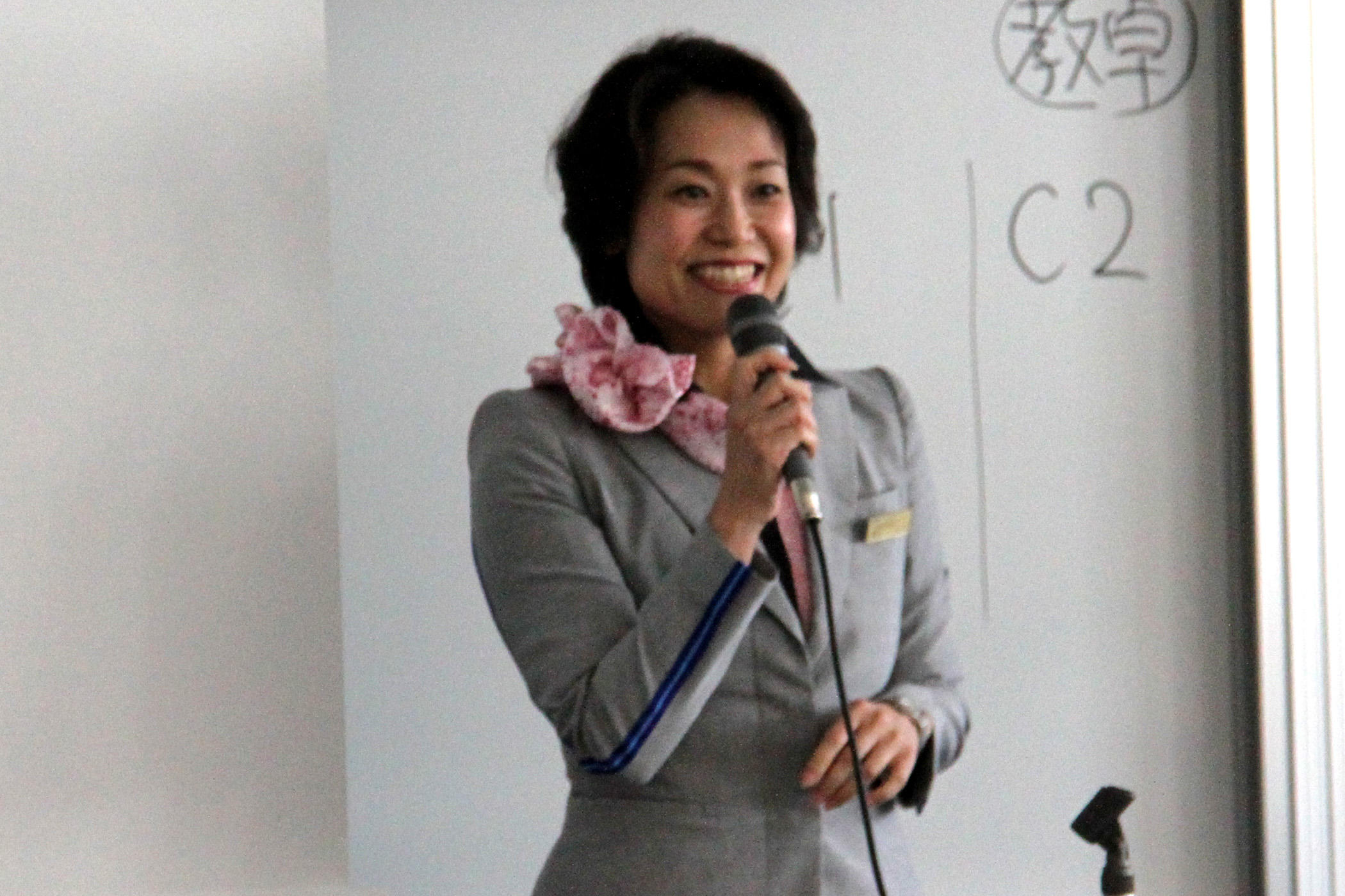 大阪産業大学国際学部がANAエアラインスクール寄付講座「接遇＆マナー講座」を開催 -- 現役のキャビンアテンダントが講義