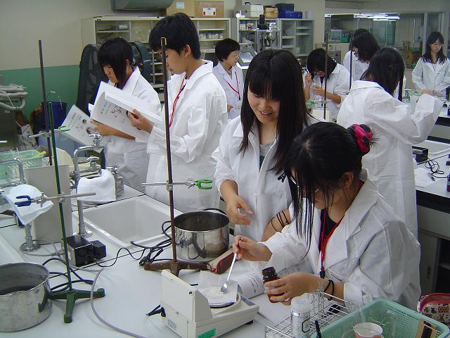 夏休みに科学や薬学の面白さを体験――東邦大学が７、８月に中高生対象の「理科教室」「薬学教室」「実験教室」を開催