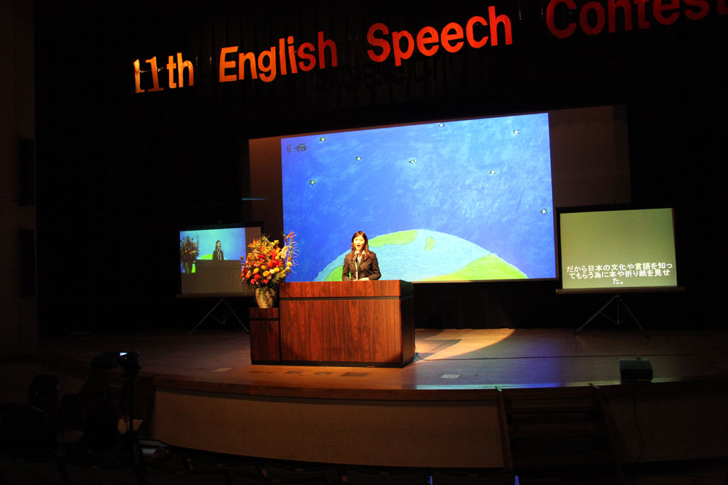 今年のメインテーマは「ＫＩＺＵＮＡ　～絆～」――大東文化大学が「第１２回　英語スピーチコンテスト」を開催