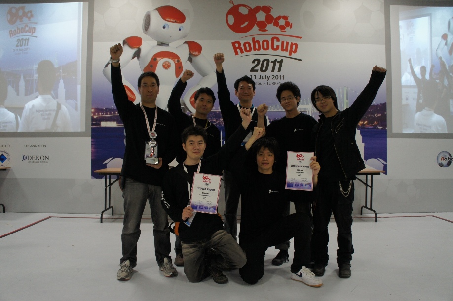千葉工業大学未来ロボティクス学科のチーム「CIT Brains」が、「ロボカップ世界大会」のサッカーKIDサイズで準優勝