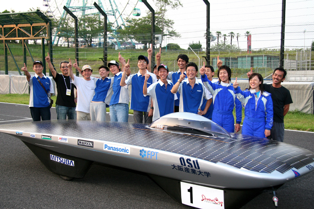 大阪産業大学ソーラーカープロジェクトが3連覇を目指して「FIA ALTERNATIVE ENERGIES CUPソーラーカーレース鈴鹿2011」に出場