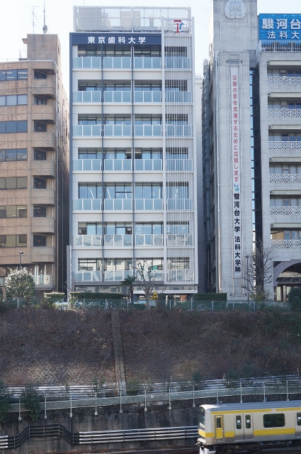 東京歯科大学の創立１２０周年記念事業・水道橋移転計画が進む――「さいかち坂校舎」が竣工、平成２４年４月より新入生を迎える