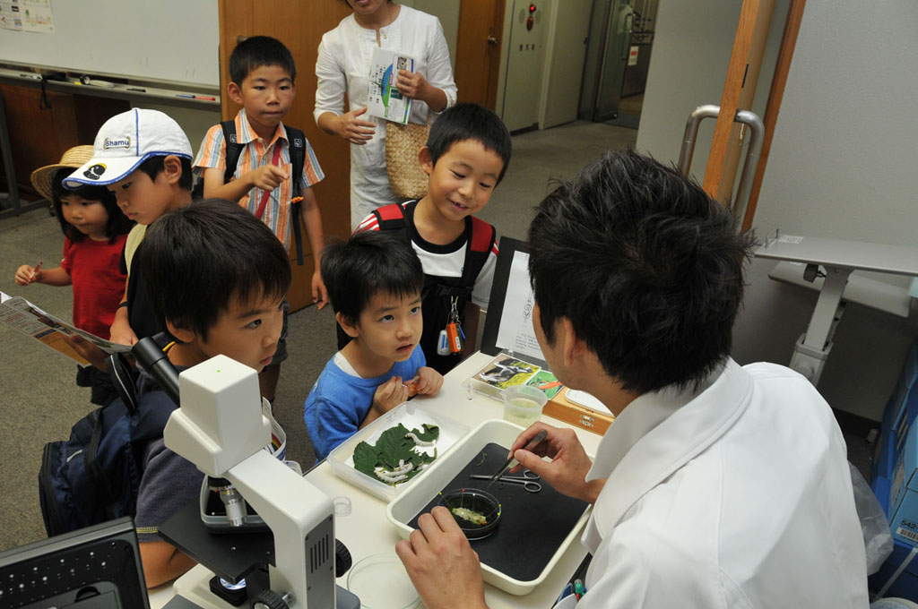 玉川大学が8/4（土）に「触れてみよう！脳とロボット」を開催