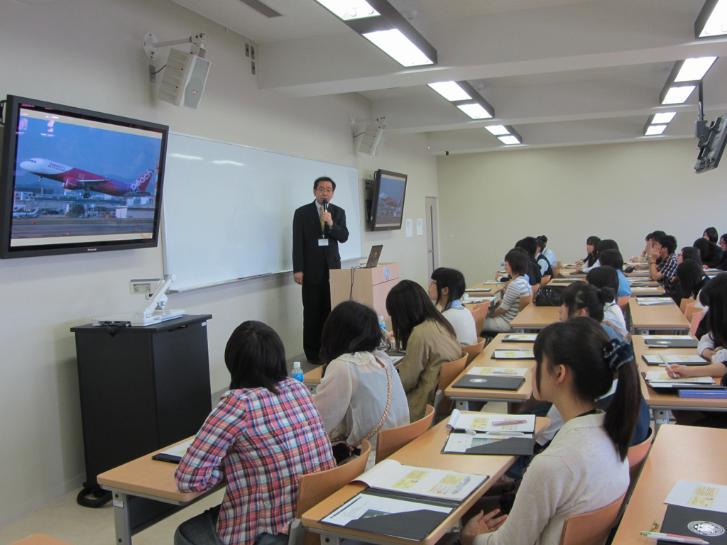 オープンキャンパスとは一味違った夏期限定の特別イベント――明海大学が「学科別特別セミナー」を開催