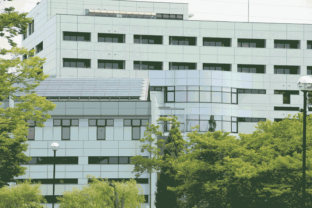 太陽光のエコパワーを活用してキャンパスを快適に――奥羽大学