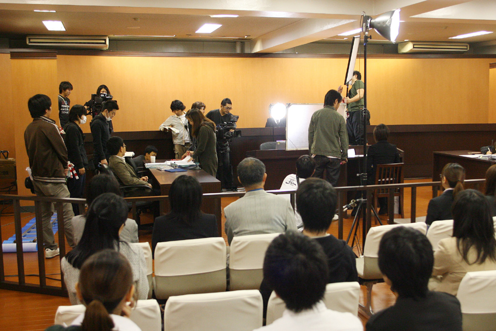 日本文化大学の法廷教室がドラマや報道番組のロケ地に