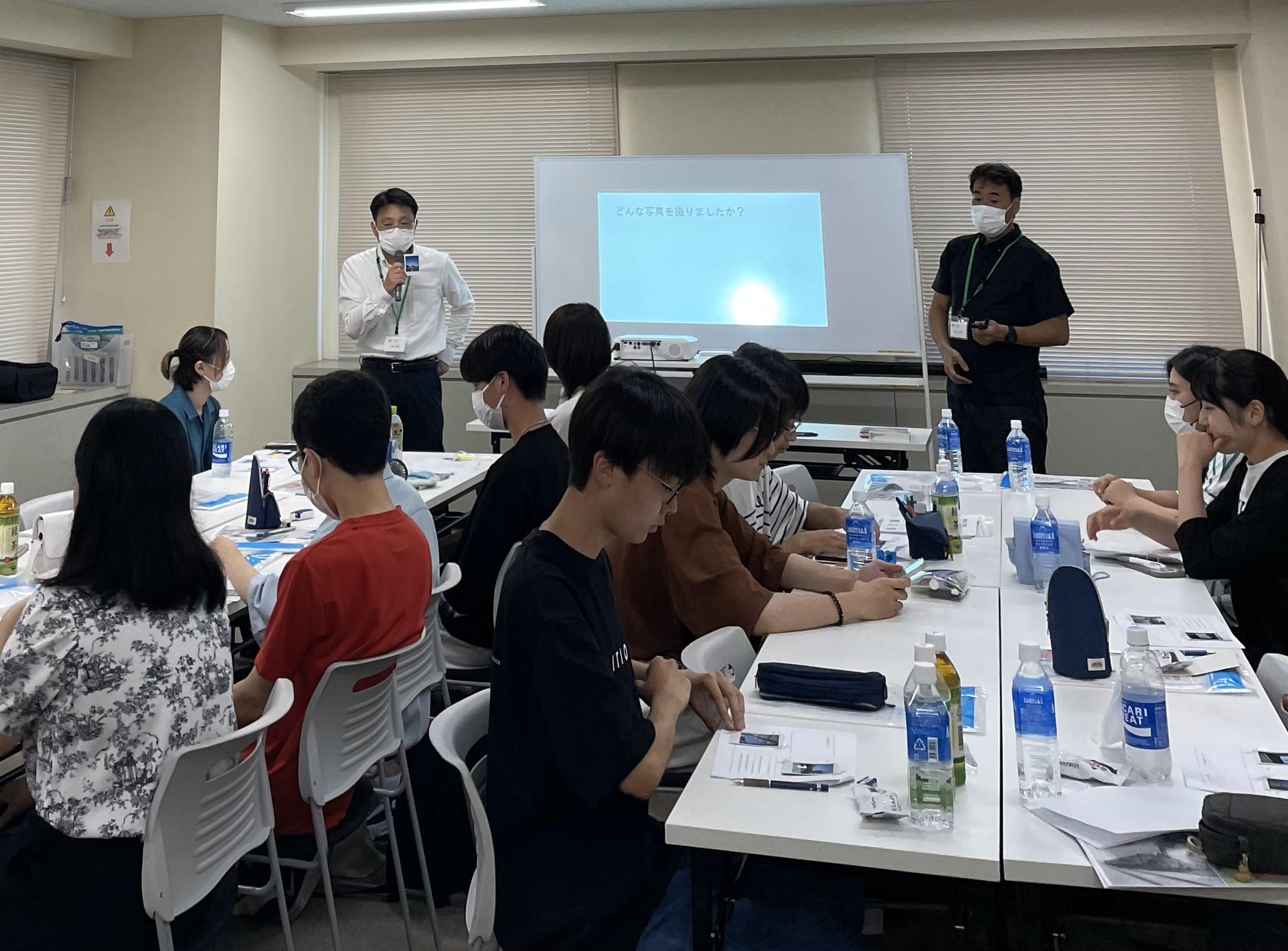横浜商科大学が観光マネジメント学科志望者を対象としたフィールドワーク体験を実施 -- 高校生・受験生がインスタントカメラを使って「地域を読み撮る」