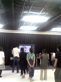 東京工科大学デザイン学部が8月6日、高校生対象のワークショップ「デザインサマーカレッジ2014」を開催――大学生とのグループワークで作品制作
