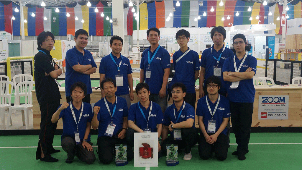 千葉工業大学「CIT Brains」が自律移動型ロボットの競技会「ロボカップW杯2014」で総合優勝――キッドサイズ部門テクニカルチャレンジでは三連覇