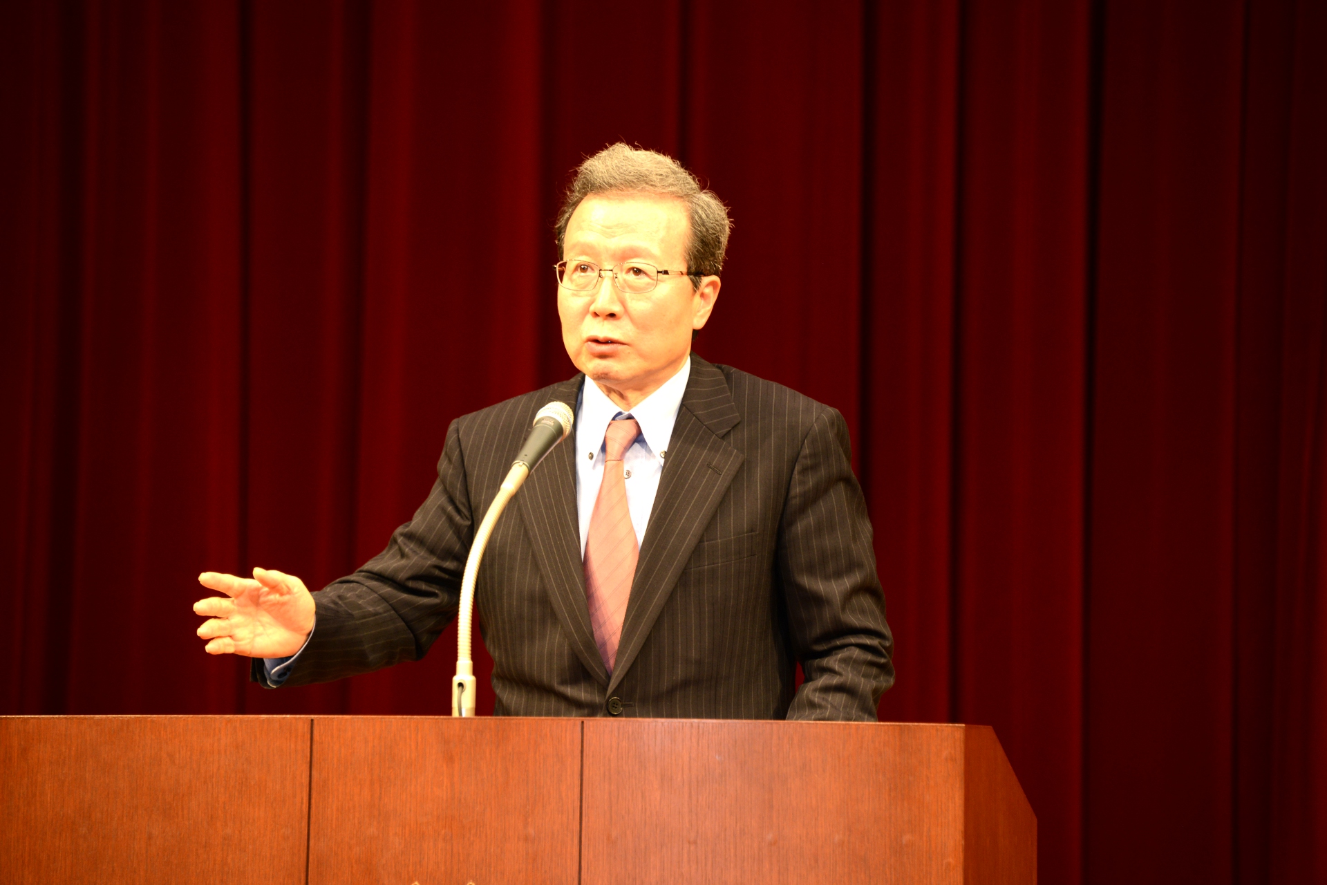 創価大学が、中国からの留学生受け入れ40周年を記念した「周桜観桜会」を開催--程永華駐日中国大使が講演