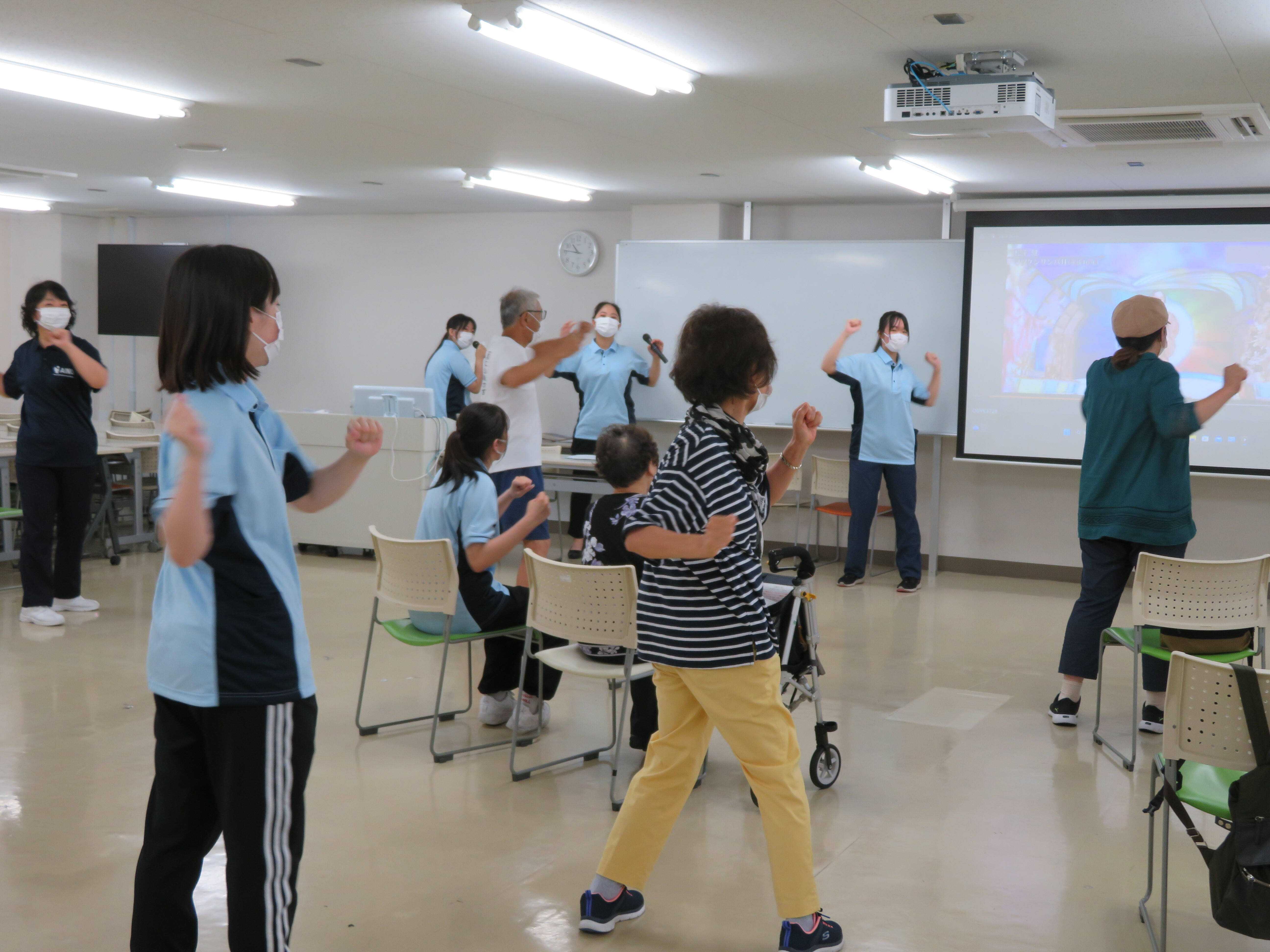 【藍野大学短期大学部】「地域の方と藍野学生との交流会」を実施（第二看護学科）