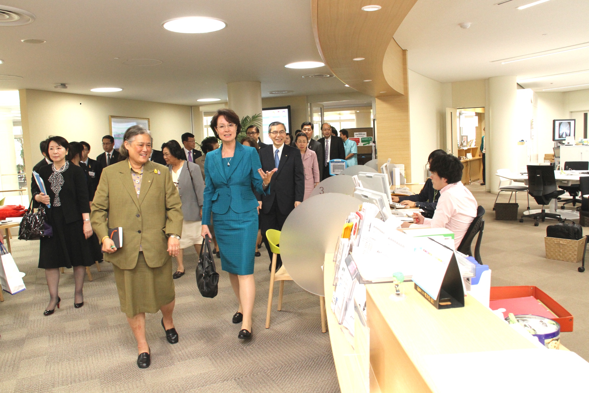 創価大学をタイ王国のシリントーン王女が訪問 -- 記念講演を開催