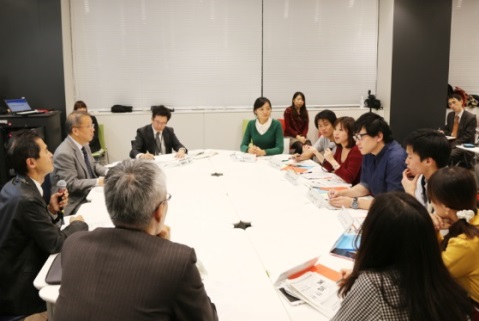 中野区長と外国人留学生の懇談会「日本の中野から世界のNAKANOへ～グローバル都市をめざして」を7月7日に中野キャンパスにて開催 -- 明治大学