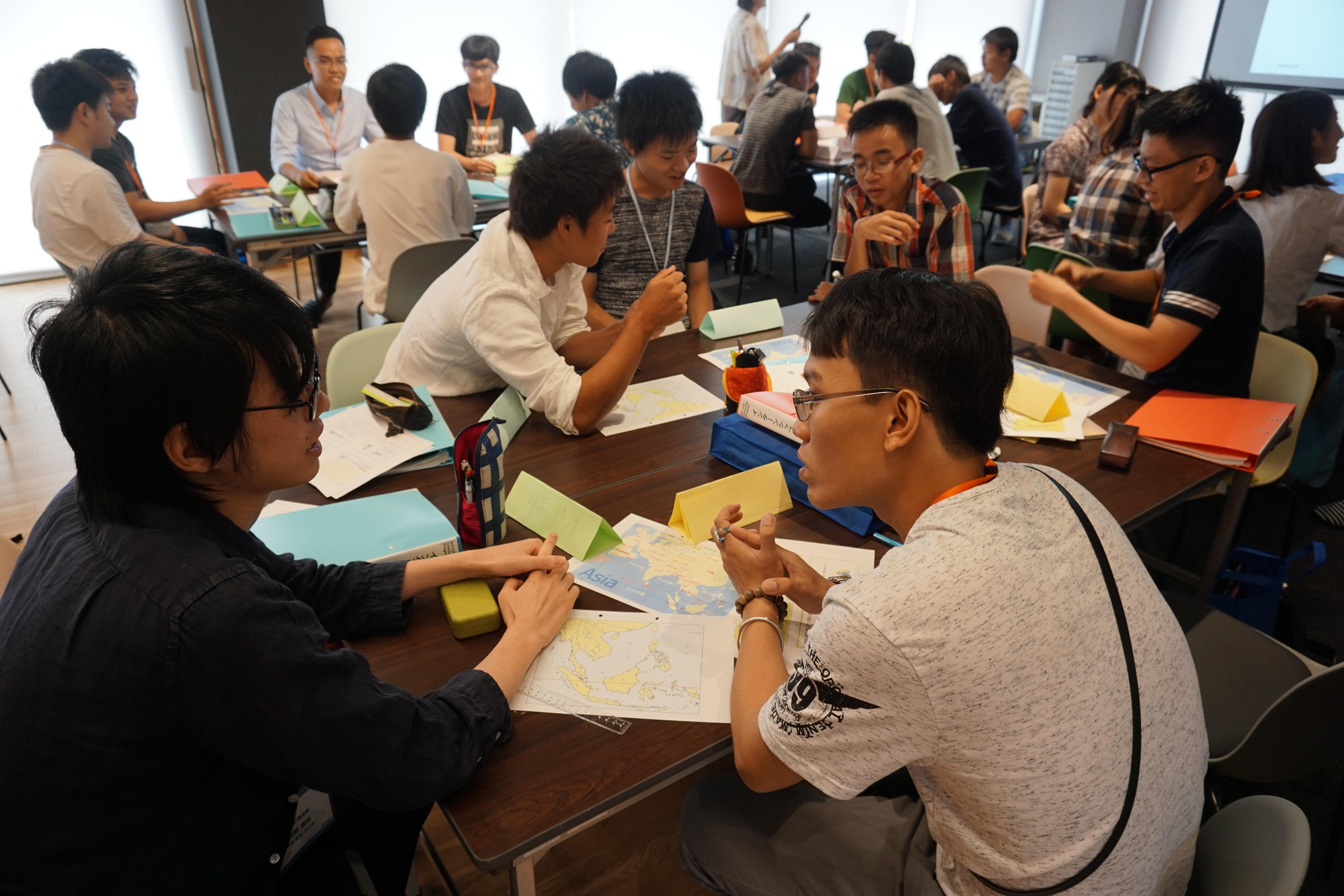 越日工業大学（ベトナム）の学生と金沢工業大学の学生がペアを組み、企業で問題発見・解決に取り組む。バディ制インターンシップ発表会を9月に開催。