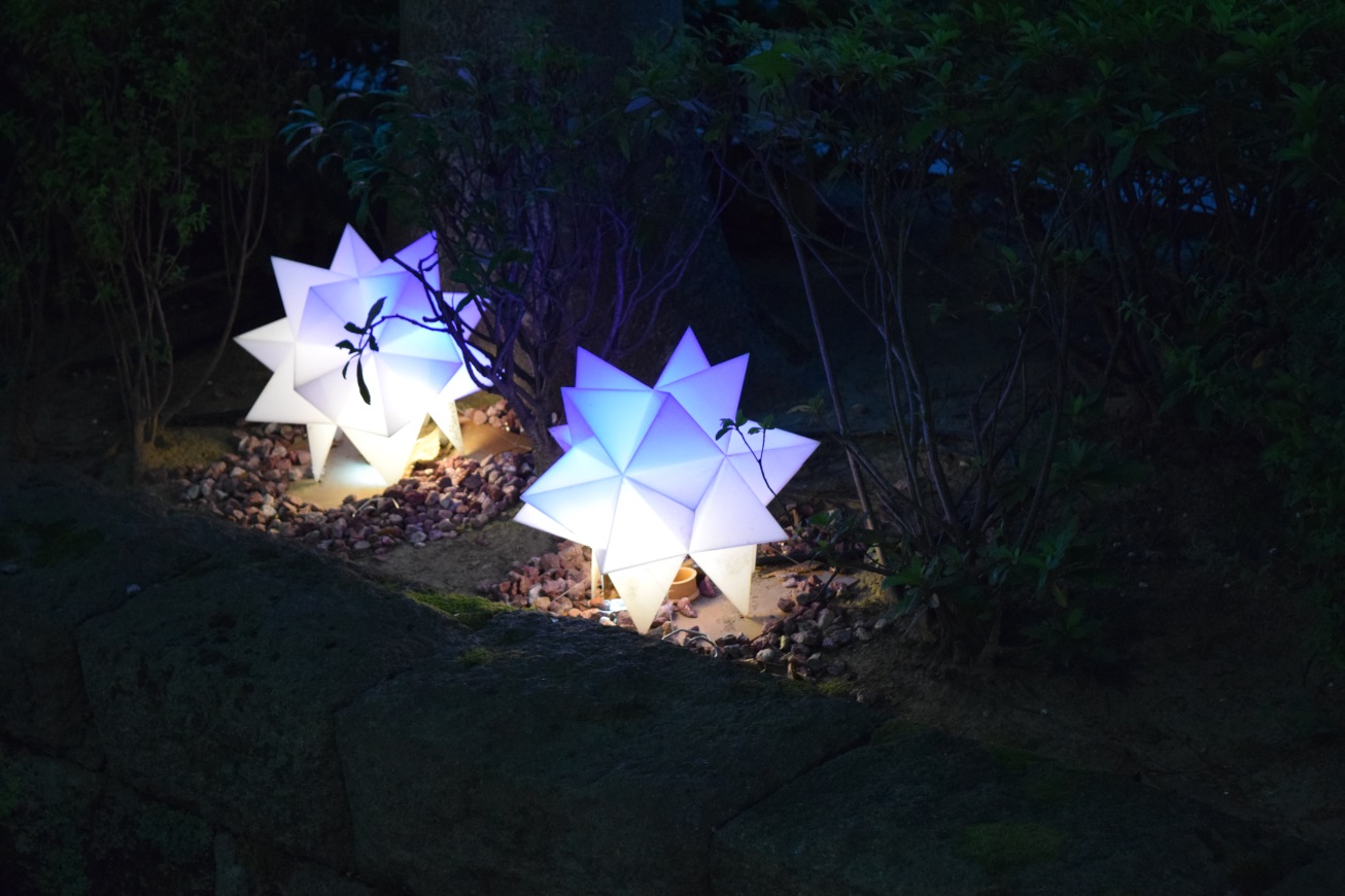 金沢工業大学の学生プロジェクト「月見光路プロジェクト」が星あかりを使った幻想的な空間を演出～サイガワあかりテラス～