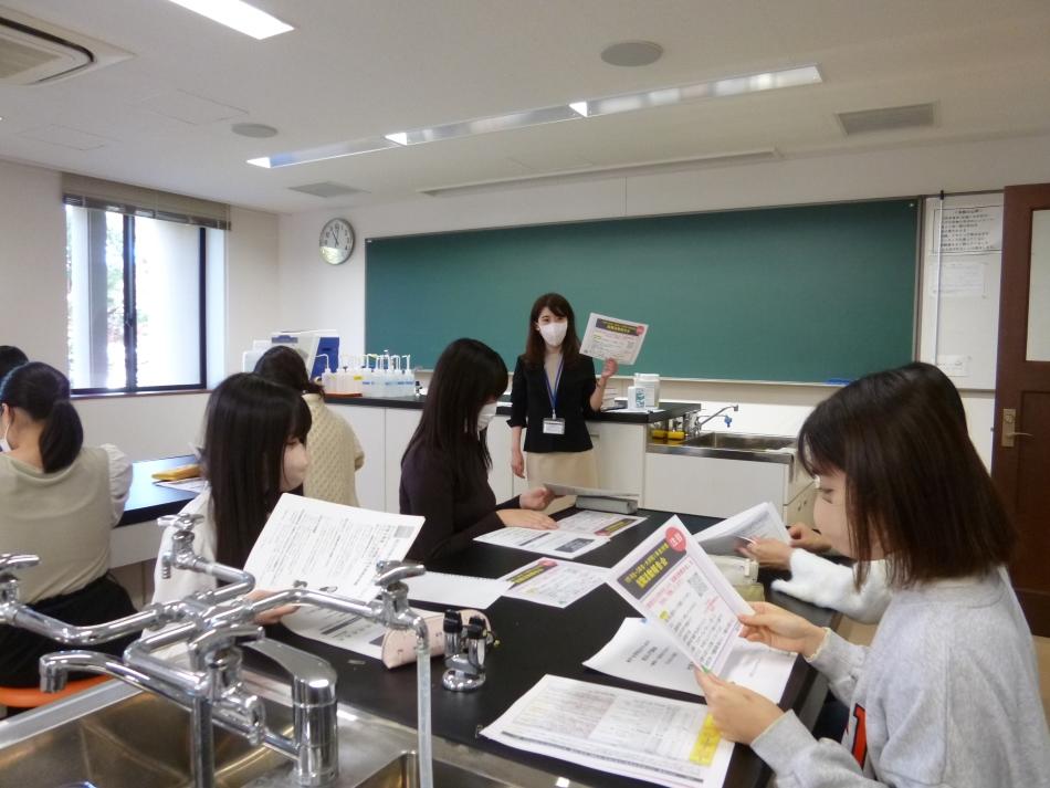 神戸女学院大学が「2022年有名企業400社実就職率ランキング」において3年連続で西日本の私立女子大学1位に